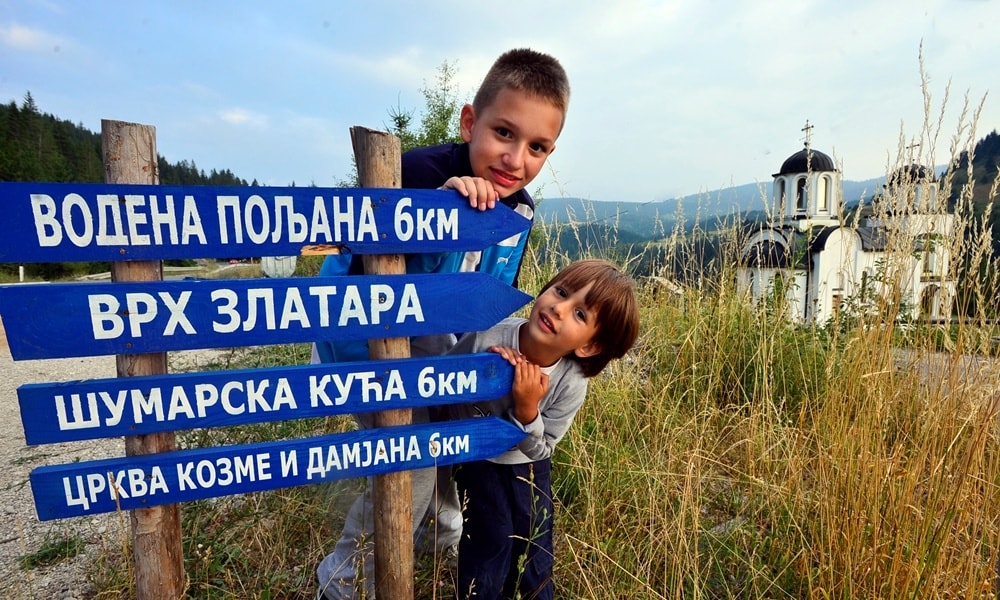 За наредних десет година: код цркве на Златару (фото: Р. Прелић) За наредних десет година: код цркве на Златару (фото: Р. Прелић)