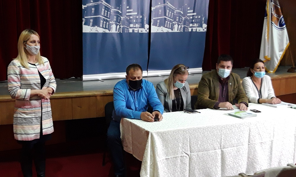 Са састанка у Дому културе Са састанка у Дому културе