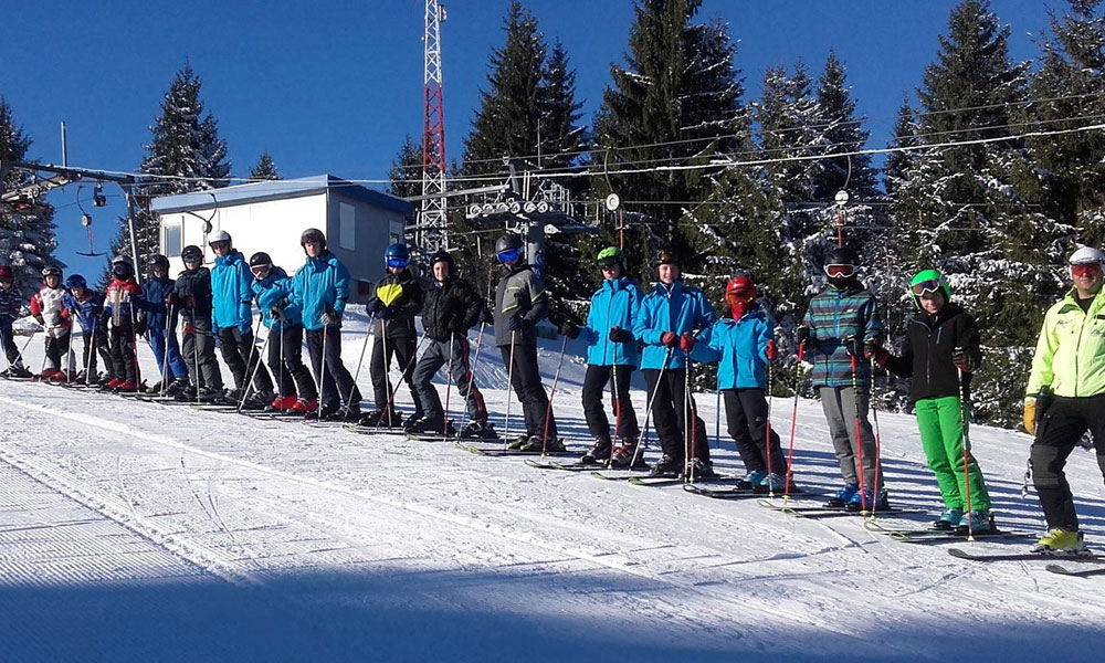 На Златару почела школа скијања