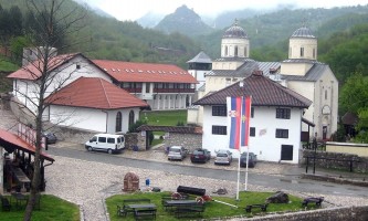 Низ свечаности у три дана: Манастир Милешева