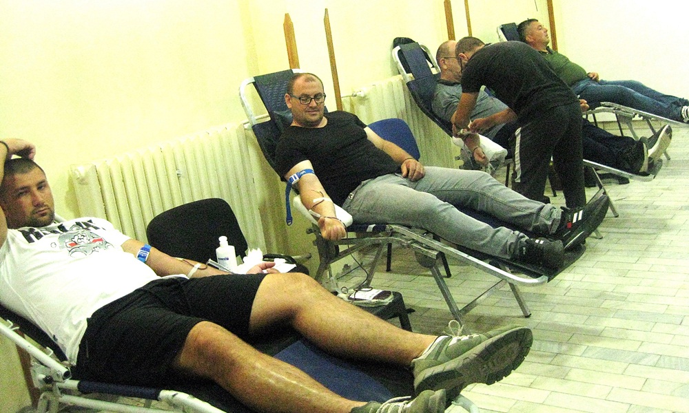 У шест акција ове године учествовало око 400 давалаца