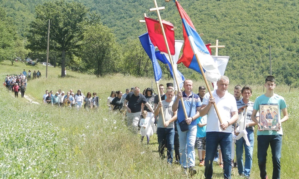 Традиција - литија на Колашинском брду