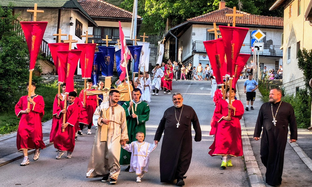 Црквено-народна литија на Тројице у Новој Вароши