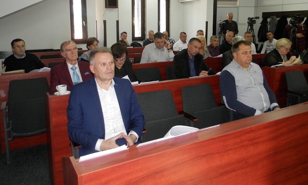 За седницу која је 26. децембра предложен обиман дневни ред