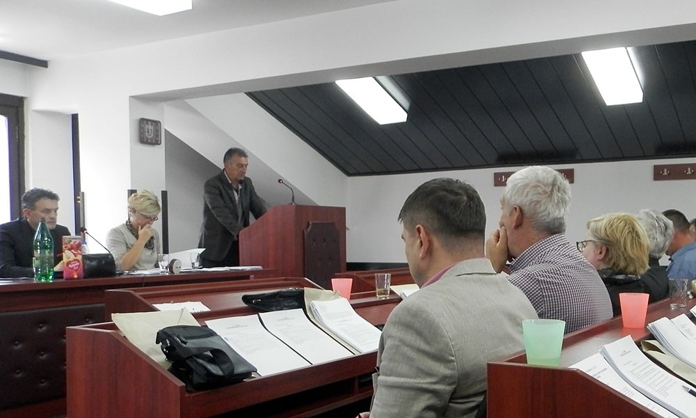 Из опозиционих дана: Одборник Суботић за скупштинском говорницом