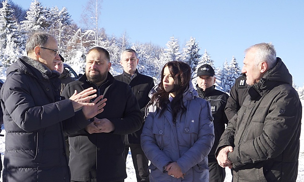 Премијер Ђуро Мацут јуче у Вранешима (Фото: Ж. Раденковић)