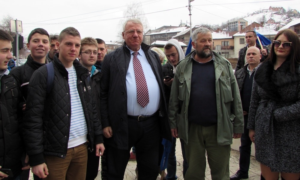 Гроздимир Грбовић (други с десна) и лидер СРС Војислав Шешељ