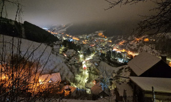 Нова Варош ноћу (Фото: Дејан Романдић)
