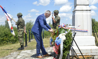 Полагање венаца уз војне почасти (Фото: Р. Прелић)