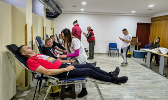 Предњаче по хуманости- са новембарске акције у Новој Вароши (Фото: Жељко Дулановић)