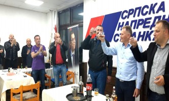 Убедљиво - са прославе у просторијама СНС