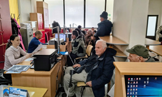 Велико интересованје-пред шалтером Општинске управе