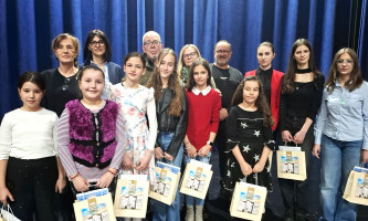 Награђени рецитатори, најбољи иду на Окружну смотру (Фото: Р. Поповић)