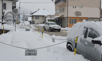 Снег донео бројне невоље