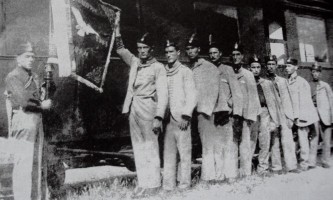 У плану монографија о Соколском покрету у Новој Вароши (фотографија  из 1934. године)