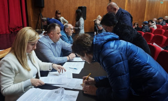 За субвенције  16,4 мулиона динара- са потписивања уговора (Фото: Р. Поповић)