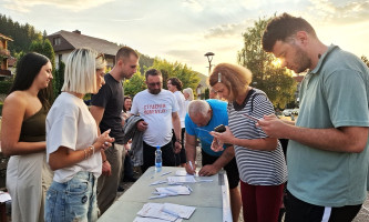 Нововарошки студенти пред суграђанима (Фотоси: Р. Поповић)